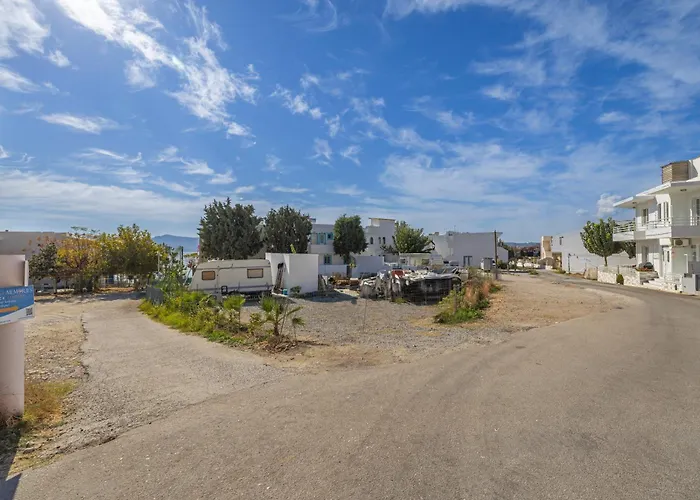 Haraki Mare Studios Beach Front